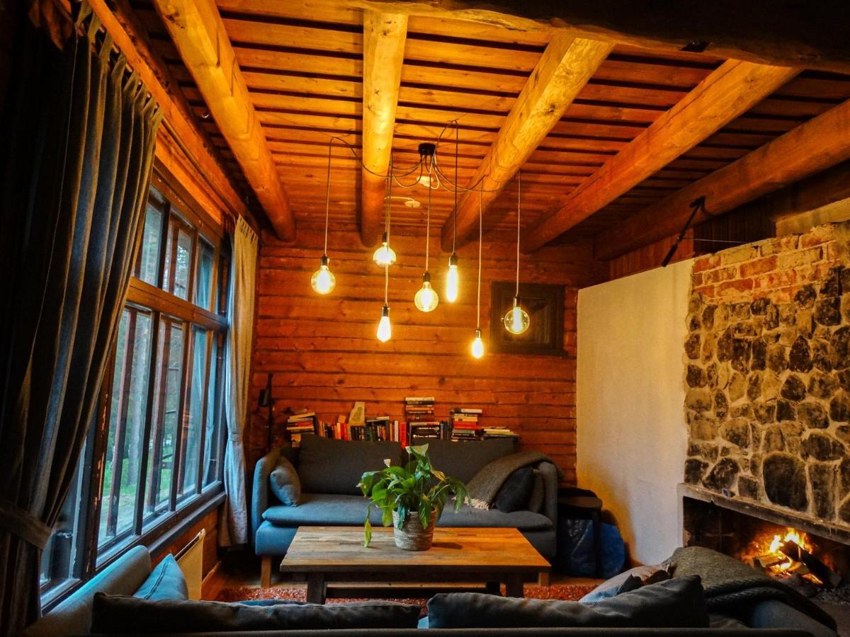 Silver Fox Hostel Äkäslompolo Exteriör bild